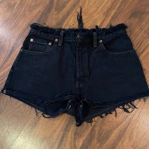 Women’s Levi jean shorts